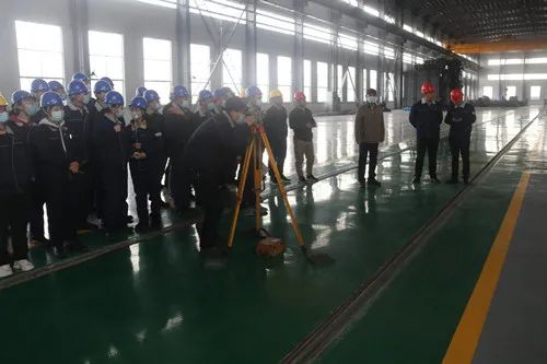 公司(sī)召開質量提升(shēng)項目現場觀摩(mo)會議